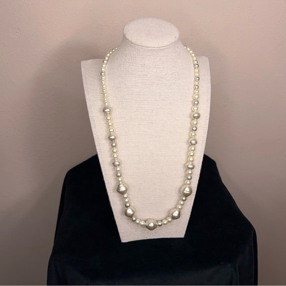 Vintage Pearl Beaded Necklace Multiple Size Beads Retro 80s Era Event Party - Picture 7 of 7